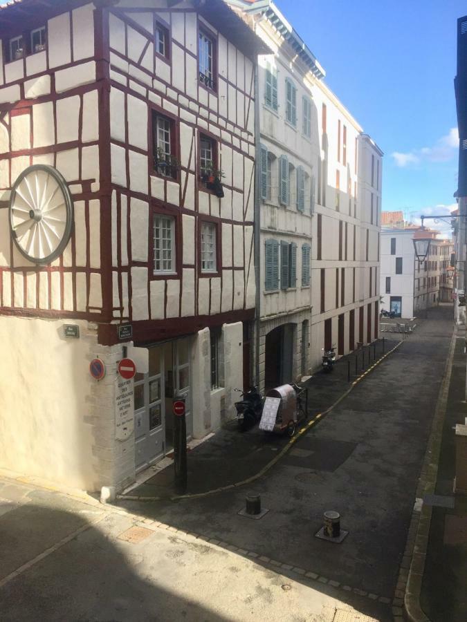 Appartement Au Coeur De Bayonne Sur Les Remparts Exteriör bild